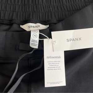SPANX® AirEssentials
Wide Leg Pant
